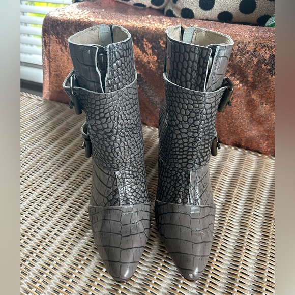 FREEBIRD By Steven Joey Heeled Boots In Stone Croco Leather size 9 - Picture 3 of 14